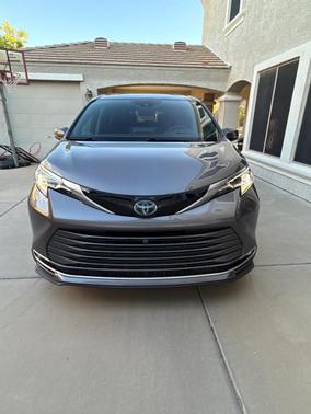 Gray 2021 Toyota Sienna Platinum 7 Passenger