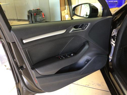 Photo 4 of 16 of 2017 Audi A3 2.0T Premium