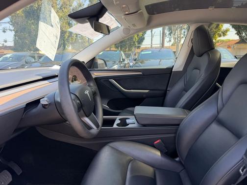 Black 2025 Tesla Model Y Long Range RWD