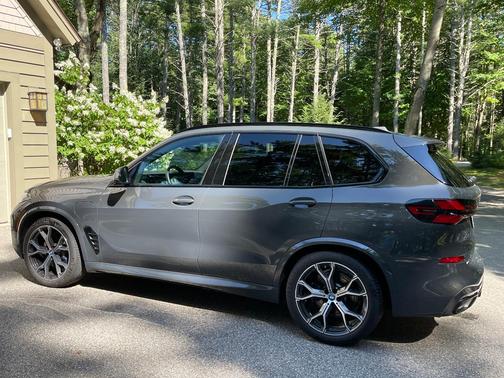 Gray 2025 BMW X5 PHEV xDrive50e