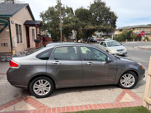 Silver 2010 Ford Focus SEL