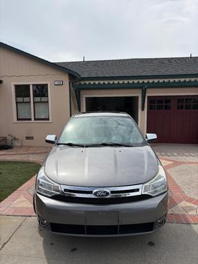 Silver 2010 Ford Focus SEL