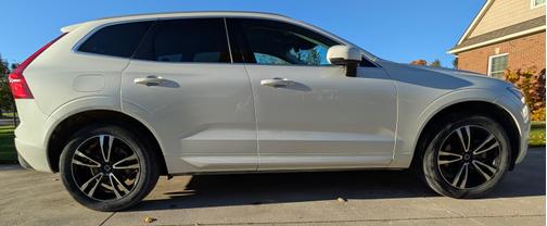 2020 Volvo XC60 T5 Momentum