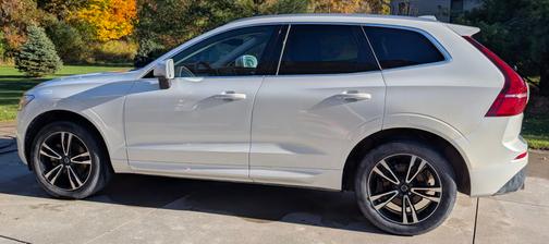 2020 Volvo XC60 T5 Momentum