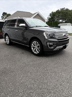 Gray 2019 Ford Expedition Platinum