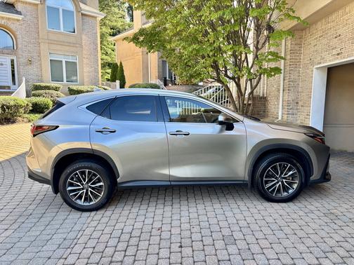 2022 Lexus NX 350h Base