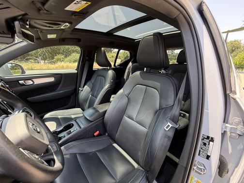 2020 Volvo XC40 T4 Momentum