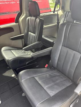 Black 2016 Chrysler Town & Country Touring