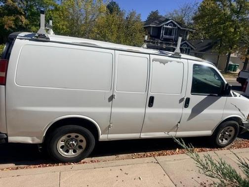White 2009 GMC Savana 1500 Cargo