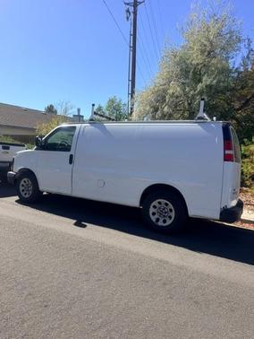 White 2009 GMC Savana 1500 Cargo