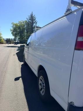 White 2009 GMC Savana 1500 Cargo