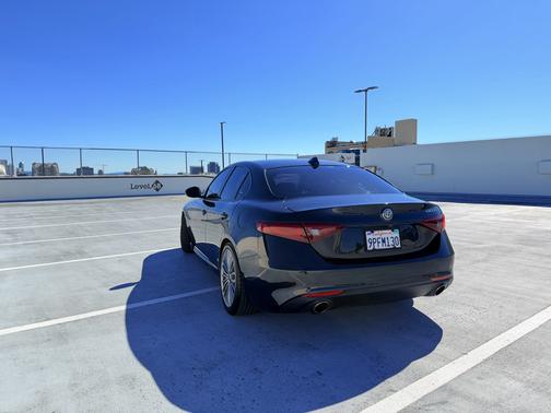 Black 2018 Alfa Romeo Giulia Ti Lusso