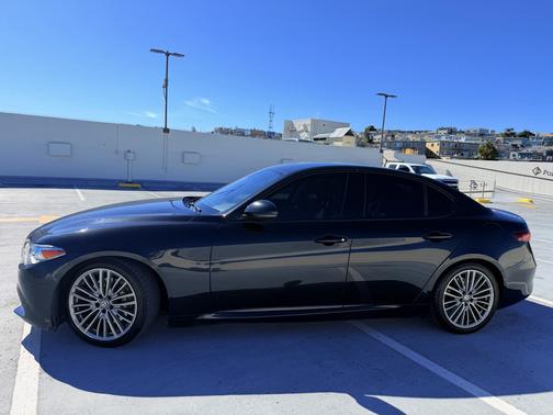 Black 2018 Alfa Romeo Giulia Ti Lusso