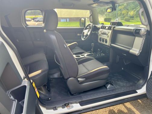 2014 Toyota FJ Cruiser Base