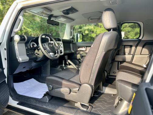 2014 Toyota FJ Cruiser Base