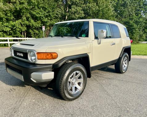 2014 Toyota FJ Cruiser Base