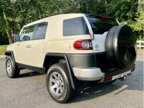 2014 Toyota FJ Cruiser Base
