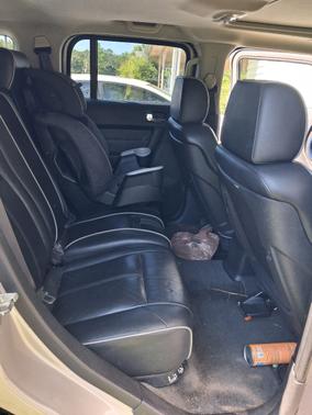 Beige 2008 Hummer H3 Base