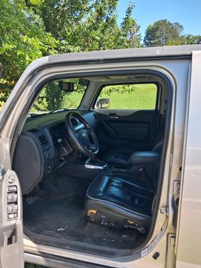 Beige 2008 Hummer H3 Base