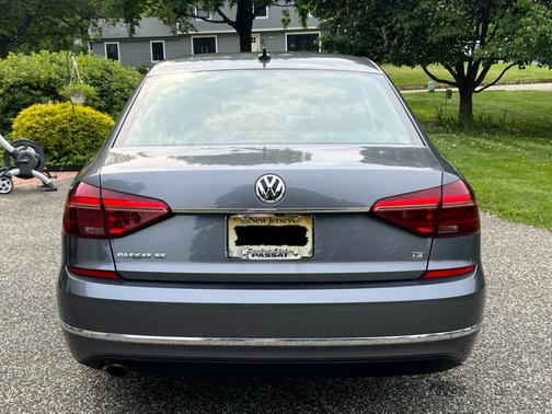 2017 Volkswagen Passat 1.8T SE