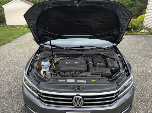 2017 Volkswagen Passat 1.8T SE