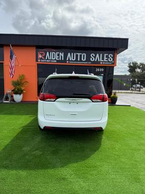 2018 Chrysler Pacifica Touring-L Plus