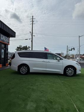 2018 Chrysler Pacifica Touring-L Plus