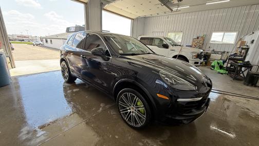 2016 Porsche Cayenne S E-Hybrid