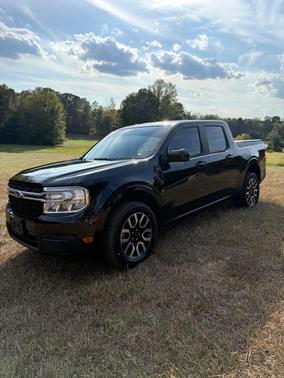 Black 2023 Ford Maverick Lariat