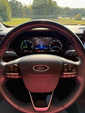 Black 2023 Ford Maverick Lariat