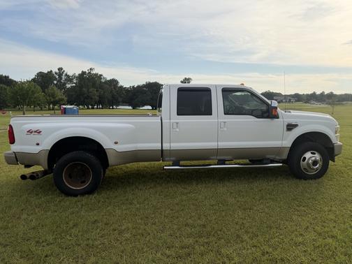 White 2008 Ford F-350 Lariat Crew Cab Super Duty DRW