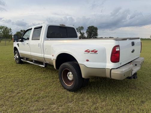 White 2008 Ford F-350 Lariat Crew Cab Super Duty DRW