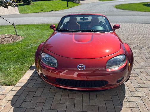 Gold 2008 Mazda MX-5 Miata Grand Touring