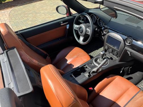 Gold 2008 Mazda MX-5 Miata Grand Touring