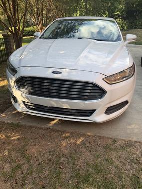 White 2013 Ford Fusion SE