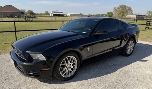 Black 2014 Ford Mustang V6 Premium