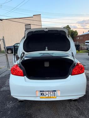 Black 2011 INFINITI G25x Base