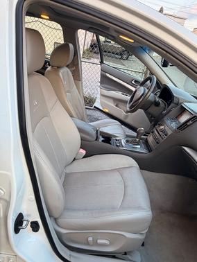 Black 2011 INFINITI G25x Base