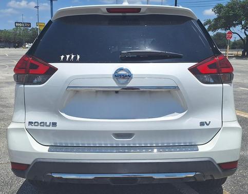 White 2017 Nissan Rogue SV