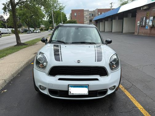 White 2012 MINI Cooper S Countryman Base