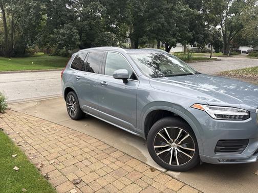 Blue 2020 Volvo XC90 T5 Momentum