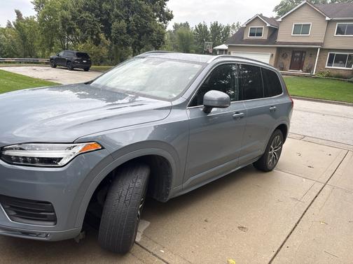 Blue 2020 Volvo XC90 T5 Momentum