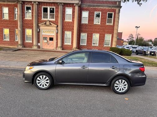 Gray 2013 Toyota Corolla LE