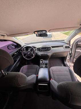 Silver 2017 Kia Sorento LX