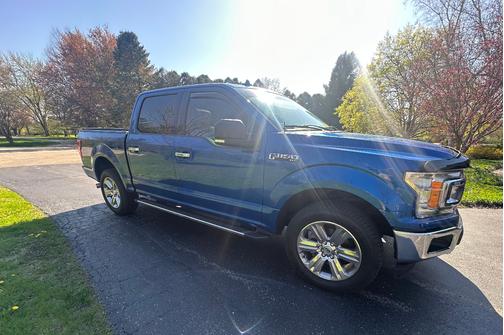 Blue 2018 Ford F-150 XLT