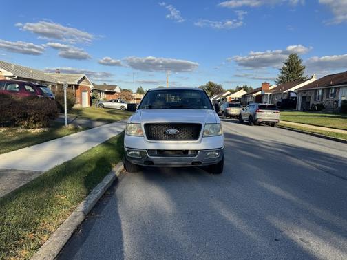 2004 Ford F-150 XL SuperCab