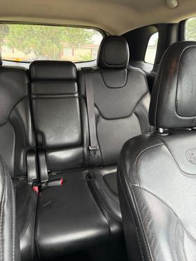 Black 2018 Jeep Cherokee Overland