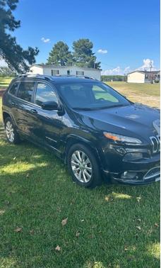 Black 2018 Jeep Cherokee Overland