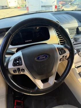 2013 Ford Taurus SEL