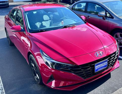 2021 Hyundai ELANTRA SEL